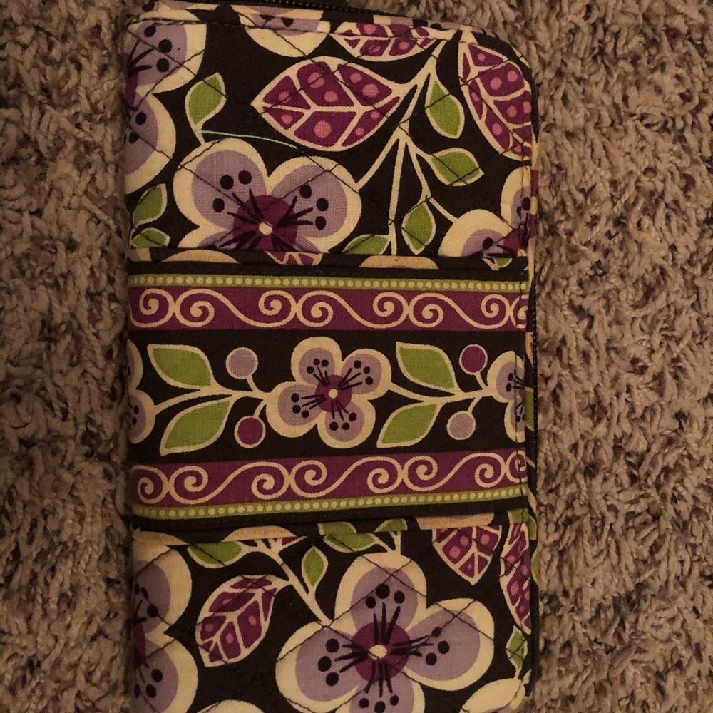 Vera Bradley zip around wallet